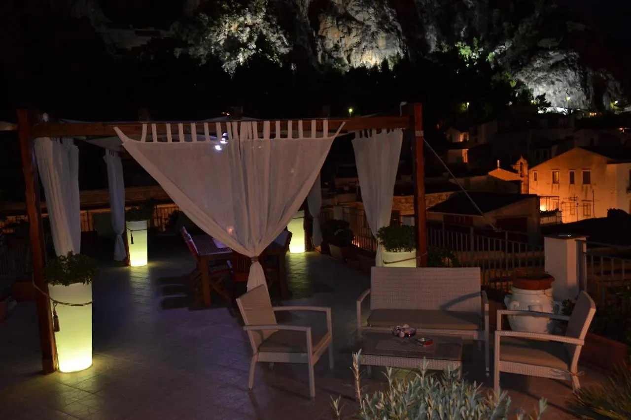 Scirocco Bed and Breakfast Cefalù Italien